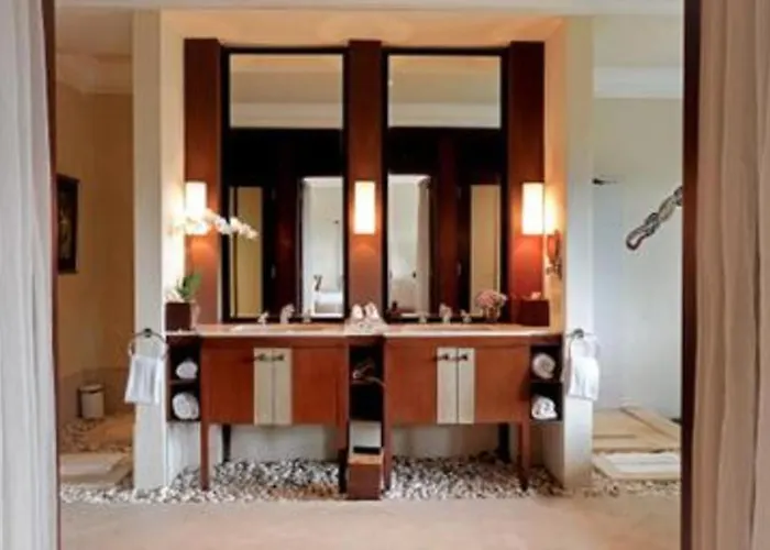 Anhera & Hotel 4*